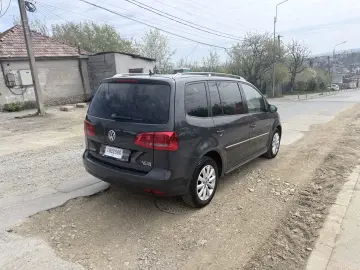 Volkswagen Touran 7 locuri