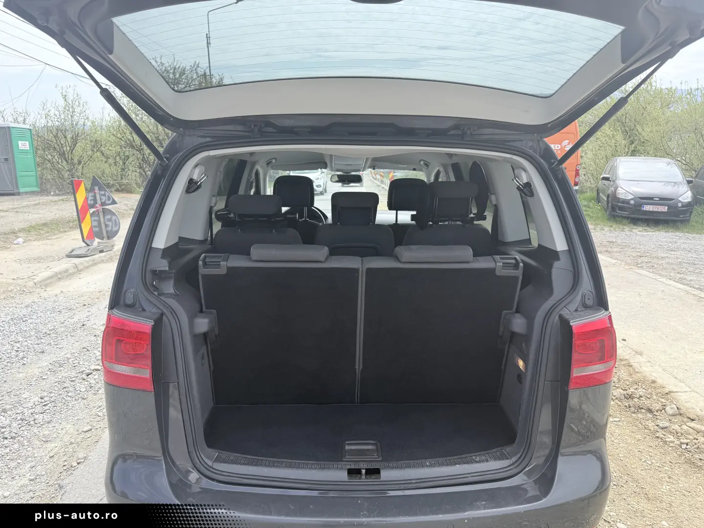Volkswagen Touran 7 locuri