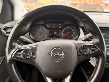 Opel Croslland X