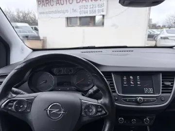 Opel Croslland X