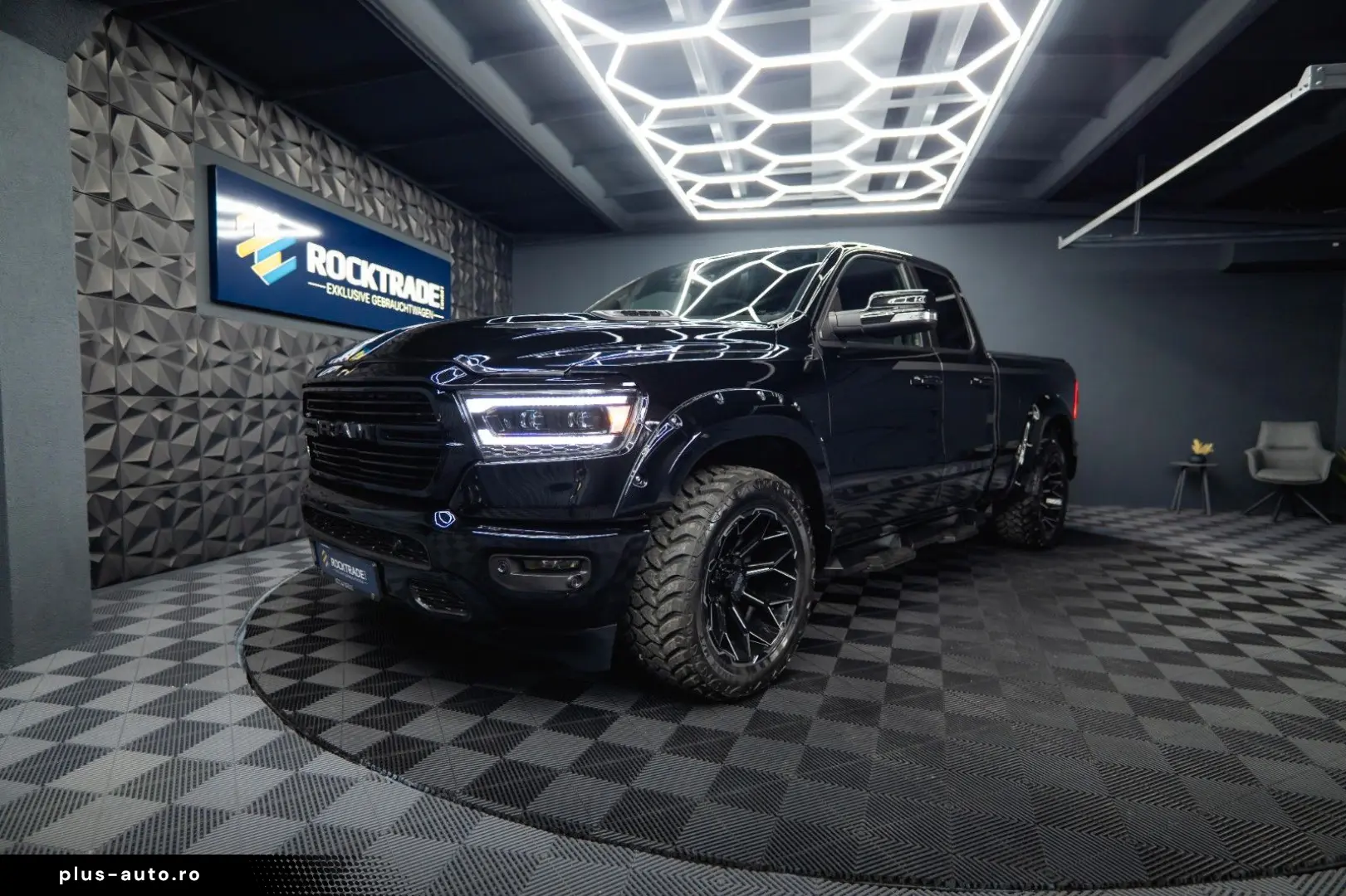 DODGE RAM 5.7 V8 HEMI 4x4 Night LARAMIE LONGBED