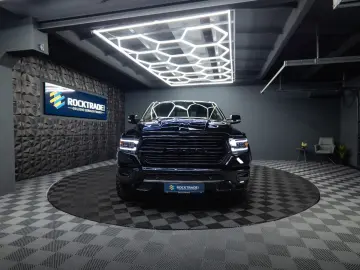 DODGE RAM 5.7 V8 HEMI 4x4 Night LARAMIE LONGBED