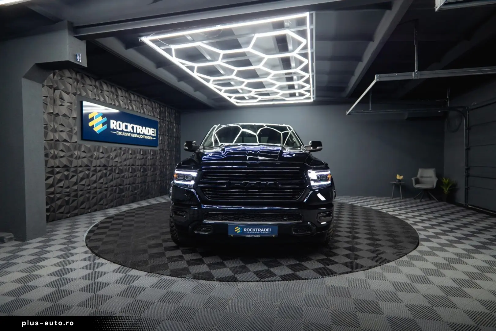 DODGE RAM 5.7 V8 HEMI 4x4 Night LARAMIE LONGBED