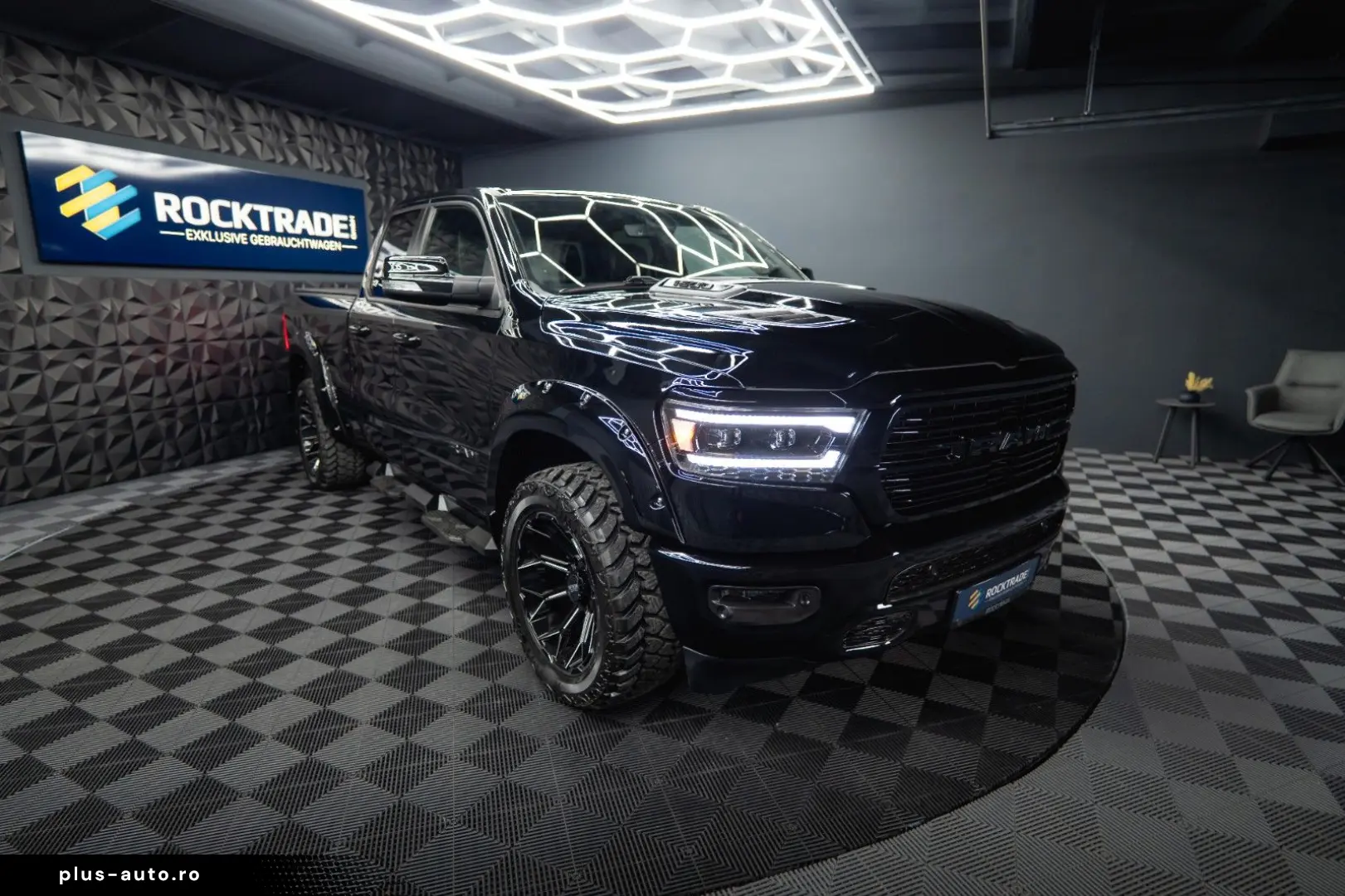 DODGE RAM 5.7 V8 HEMI 4x4 Night LARAMIE LONGBED