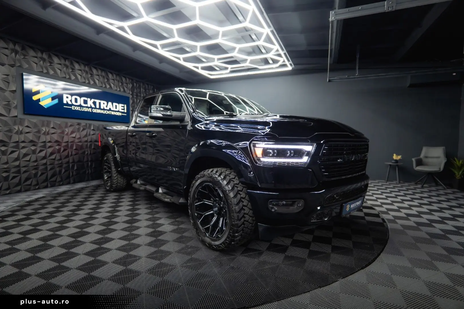 DODGE RAM 5.7 V8 HEMI 4x4 Night LARAMIE LONGBED