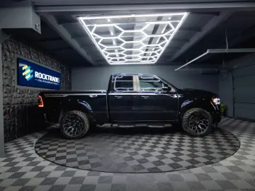 DODGE RAM 5.7 V8 HEMI 4x4 Night LARAMIE LONGBED