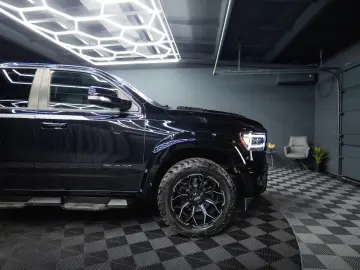DODGE RAM 5.7 V8 HEMI 4x4 Night LARAMIE LONGBED
