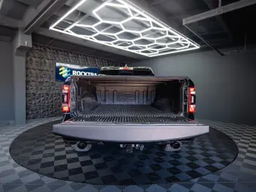 DODGE RAM 5.7 V8 HEMI 4x4 Night LARAMIE LONGBED