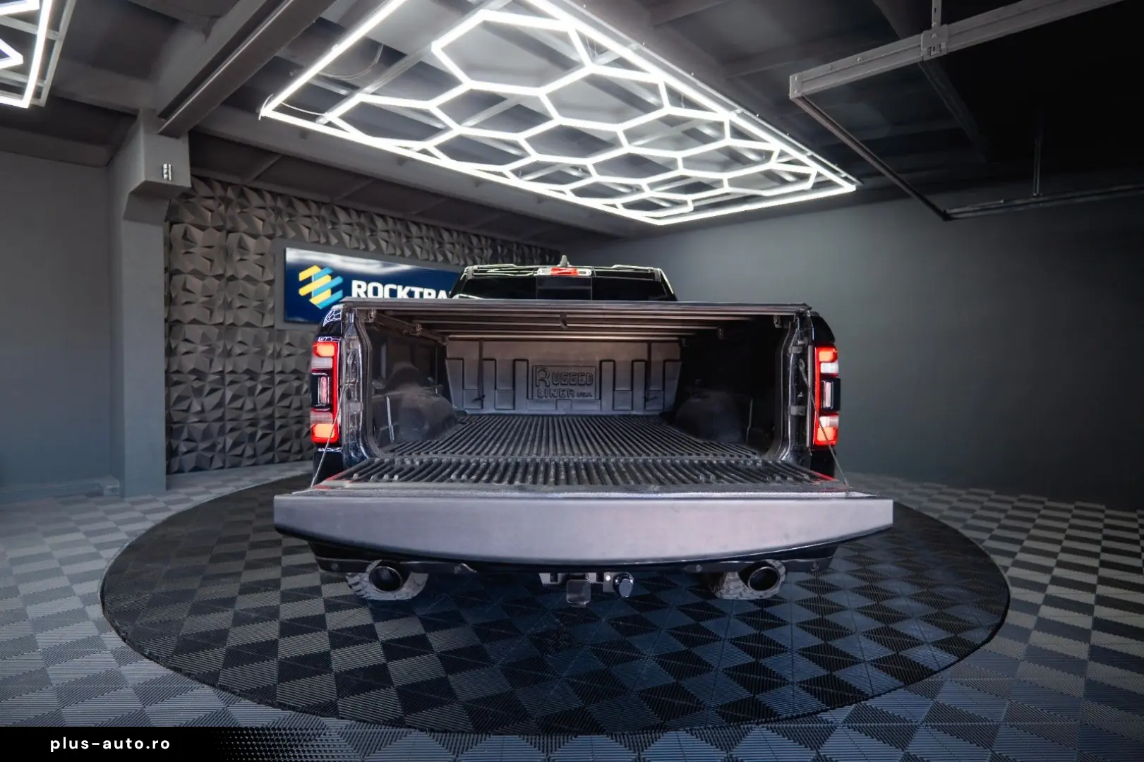 DODGE RAM 5.7 V8 HEMI 4x4 Night LARAMIE LONGBED