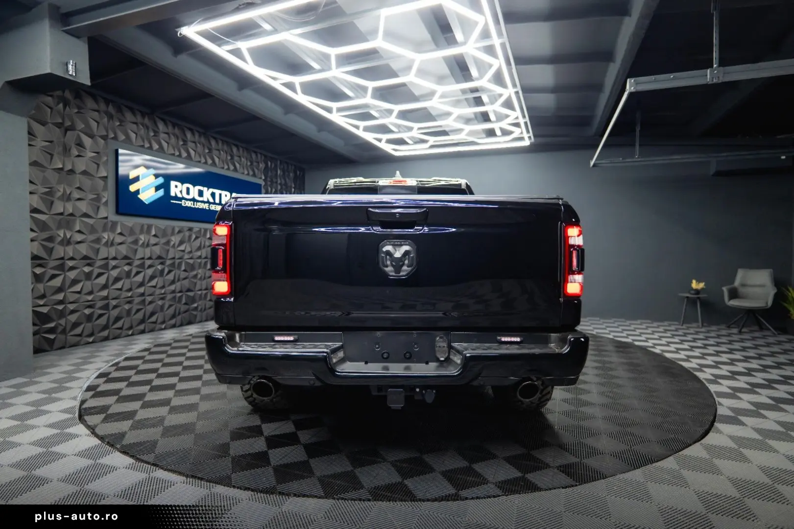 DODGE RAM 5.7 V8 HEMI 4x4 Night LARAMIE LONGBED