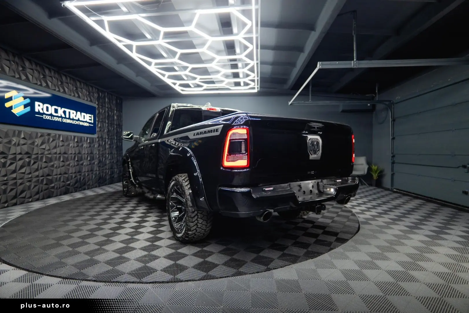 DODGE RAM 5.7 V8 HEMI 4x4 Night LARAMIE LONGBED