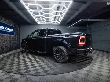 DODGE RAM 5.7 V8 HEMI 4x4 Night LARAMIE LONGBED