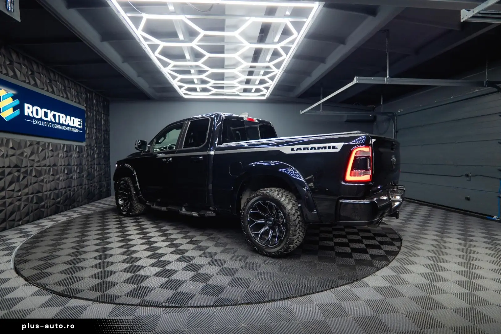 DODGE RAM 5.7 V8 HEMI 4x4 Night LARAMIE LONGBED