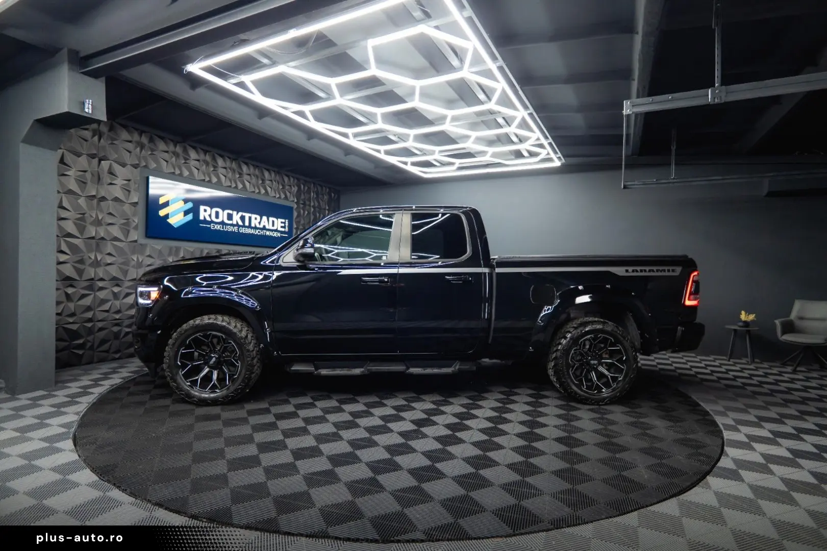 DODGE RAM 5.7 V8 HEMI 4x4 Night LARAMIE LONGBED