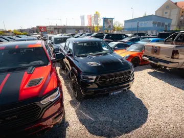 DODGE RAM 5.7 V8 HEMI 4x4 Night LARAMIE LONGBED