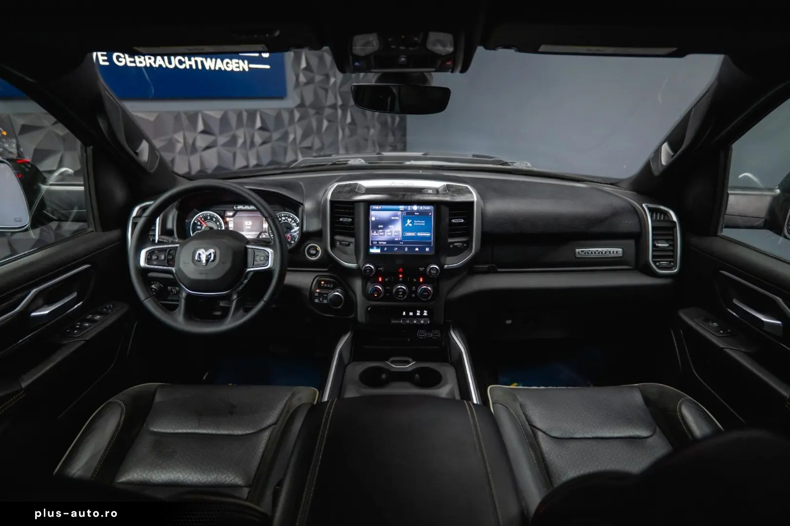 DODGE RAM 5.7 V8 HEMI 4x4 Night LARAMIE LONGBED