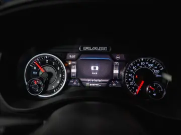 DODGE RAM 5.7 V8 HEMI 4x4 Night LARAMIE LONGBED