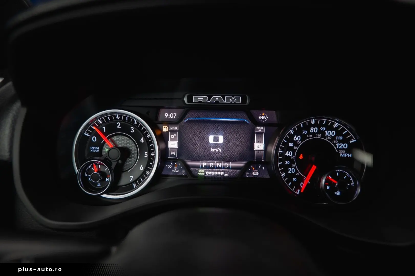 DODGE RAM 5.7 V8 HEMI 4x4 Night LARAMIE LONGBED