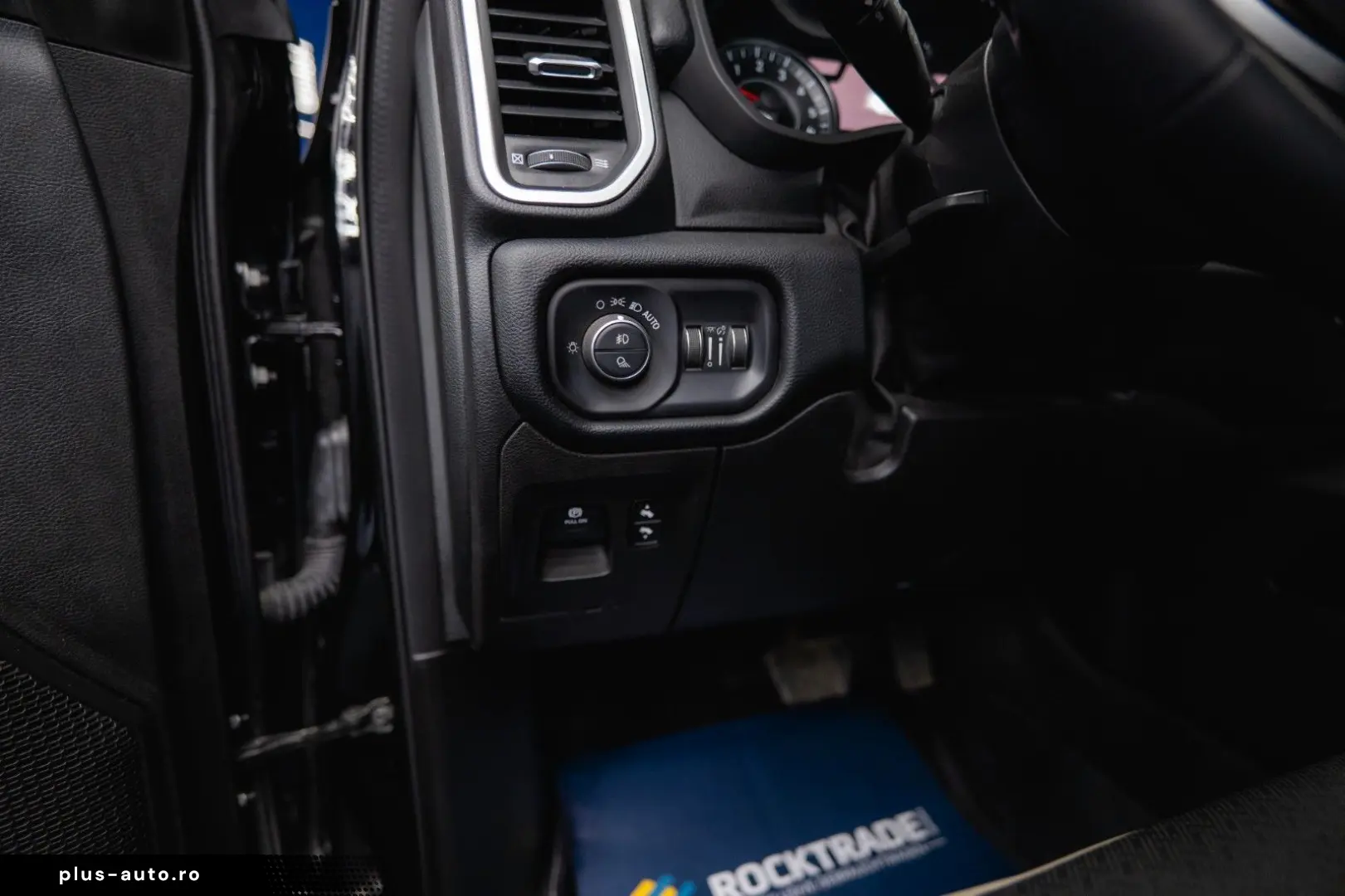 DODGE RAM 5.7 V8 HEMI 4x4 Night LARAMIE LONGBED