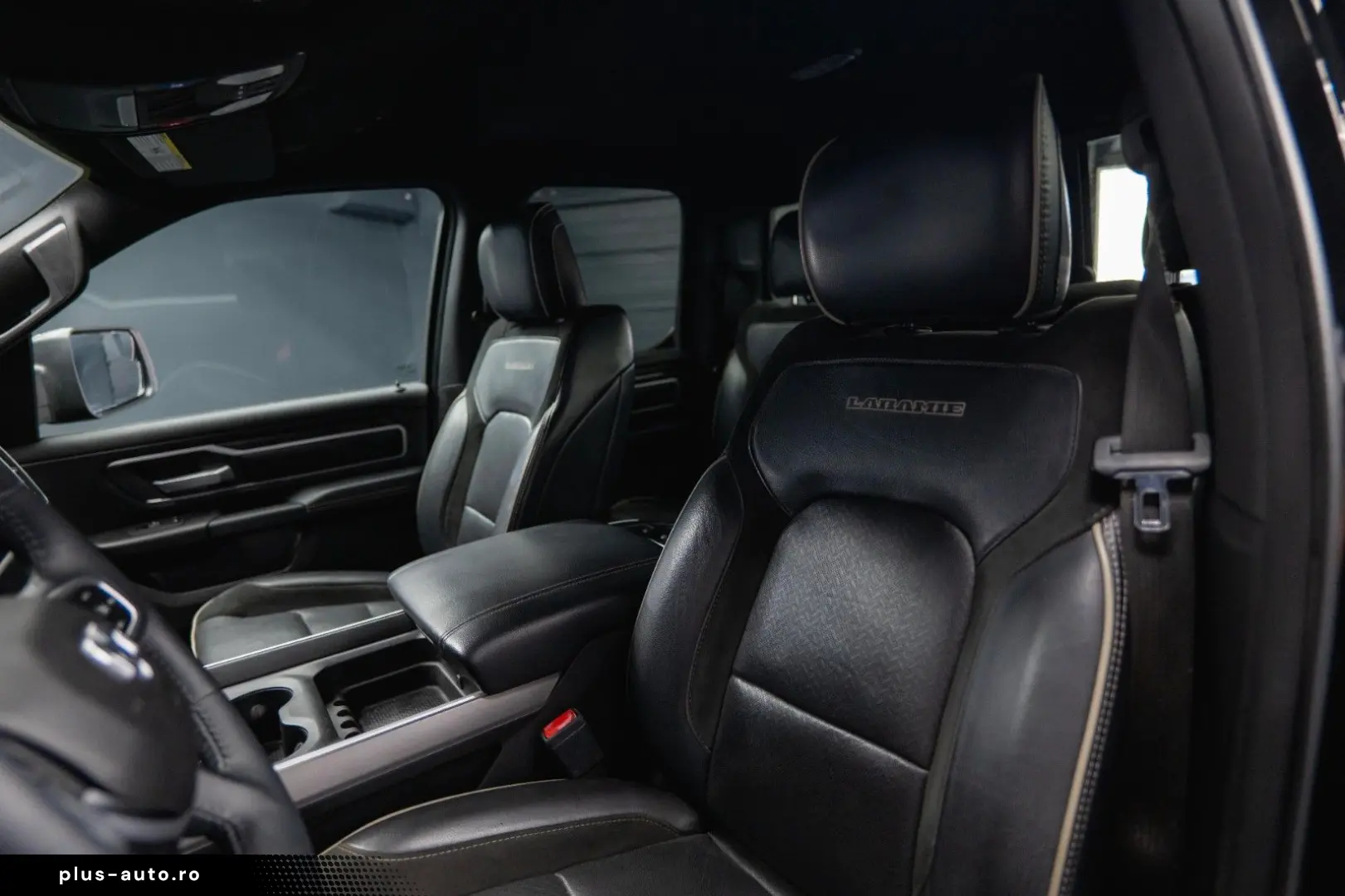 DODGE RAM 5.7 V8 HEMI 4x4 Night LARAMIE LONGBED