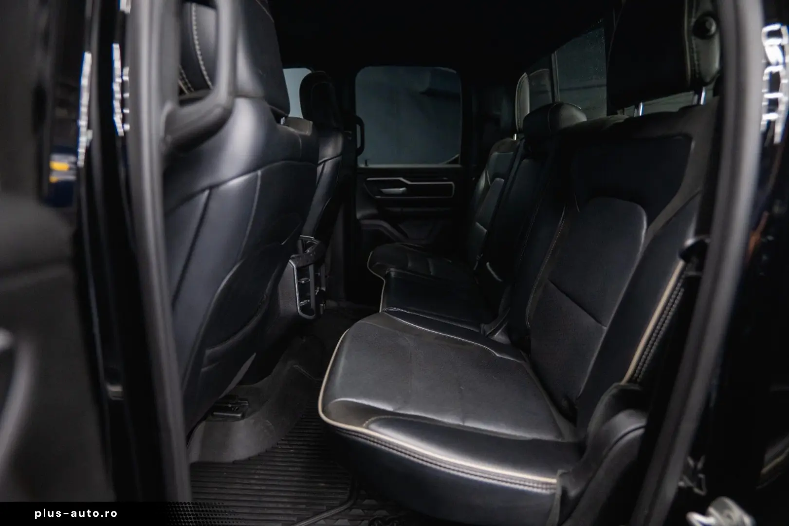 DODGE RAM 5.7 V8 HEMI 4x4 Night LARAMIE LONGBED