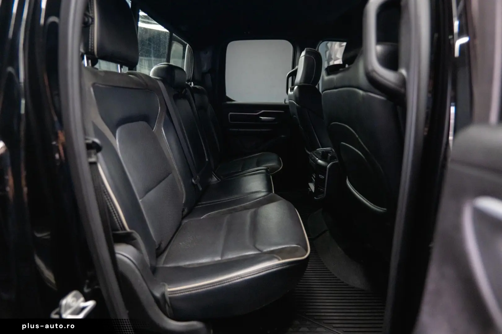 DODGE RAM 5.7 V8 HEMI 4x4 Night LARAMIE LONGBED