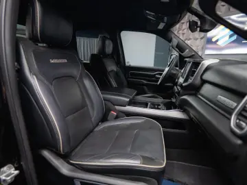 DODGE RAM 5.7 V8 HEMI 4x4 Night LARAMIE LONGBED