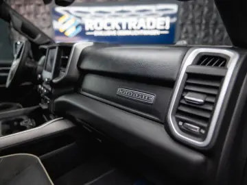 DODGE RAM 5.7 V8 HEMI 4x4 Night LARAMIE LONGBED