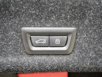 BMW M3 Competition M xDrive H K