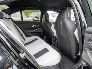 BMW M3 Competition M xDrive H K