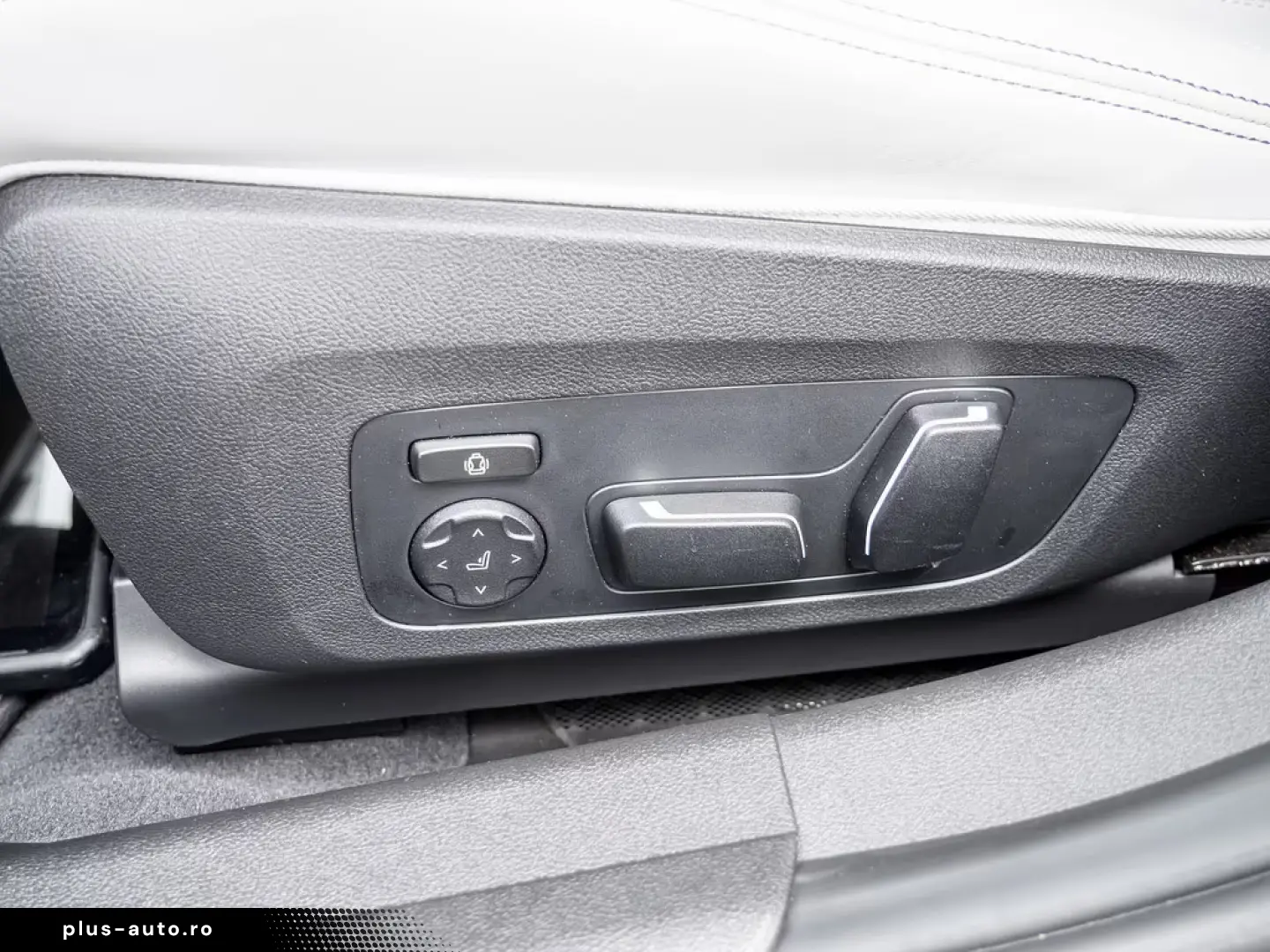 BMW M3 Competition M xDrive H K