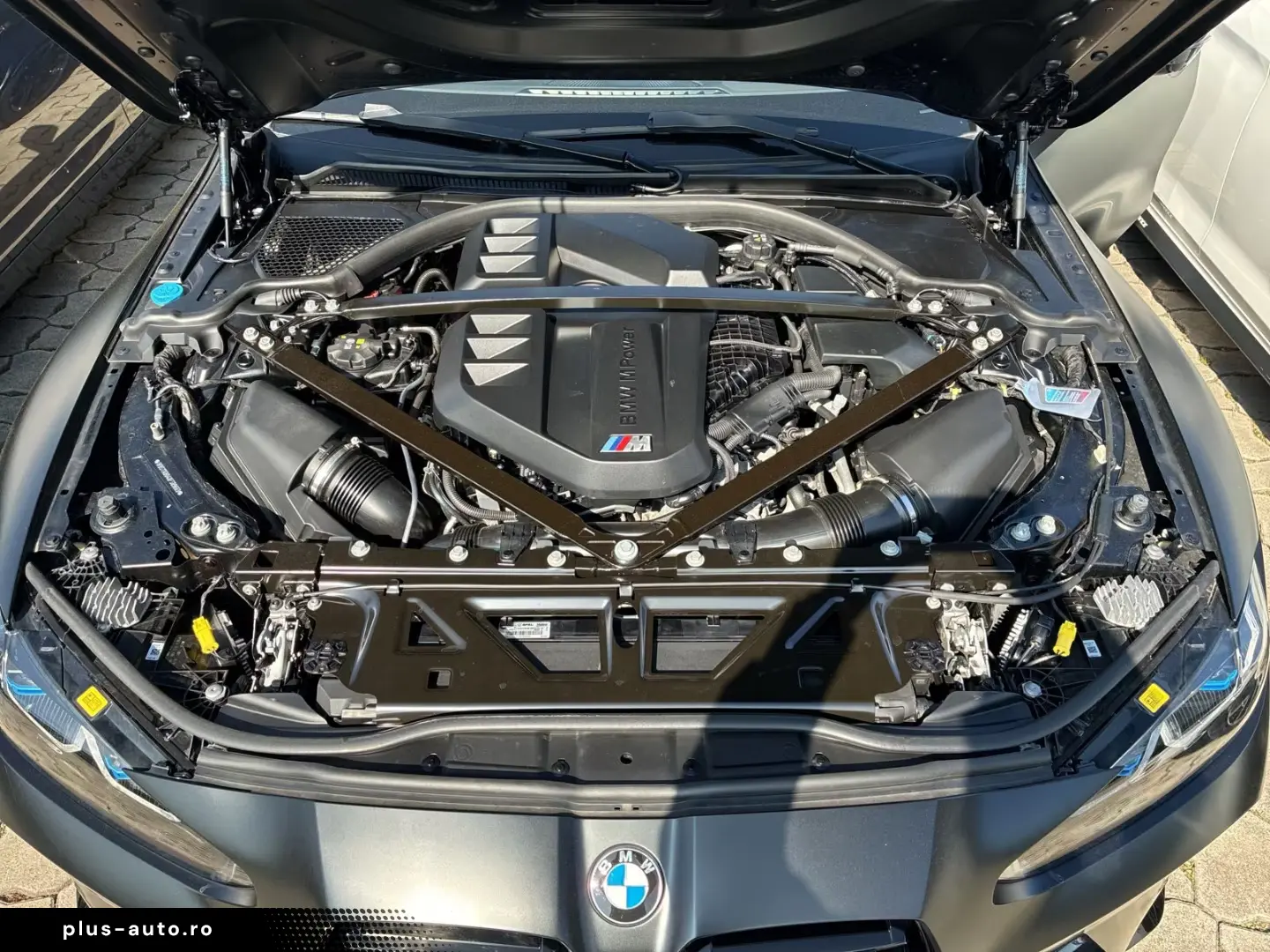 BMW M3 Competition Tour. CARBON