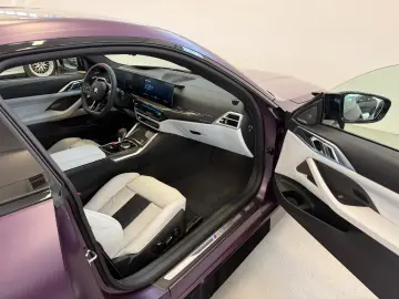 BMW M4 Coupe M xDrive Competition