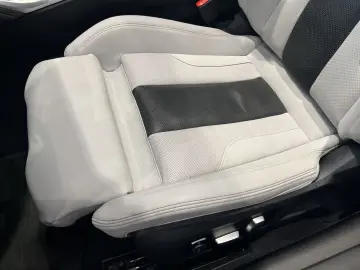 BMW M4 xDrive Competition HUD Navi Leder Harman-Kard