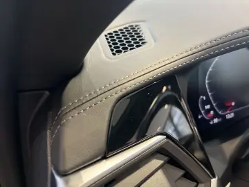 BMW M4 xDrive Competition HUD Navi Leder Harman-Kard