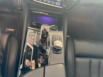 BMW M5 Limousine Competition erst 39 Tkm Akrapovic