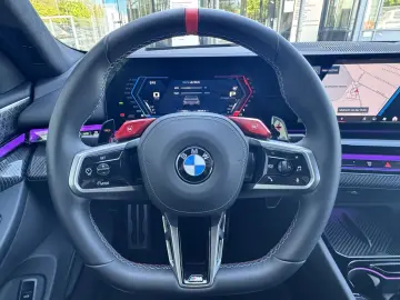 BMW M5 Limousine CarbonKeramik AHK B&W CarbonPack