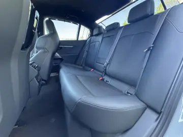 BMW M5 Limousine CarbonKeramik AHK B&W CarbonPack