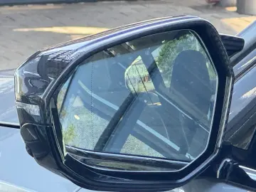 BMW M5 Limousine CarbonKeramik AHK B&W CarbonPack