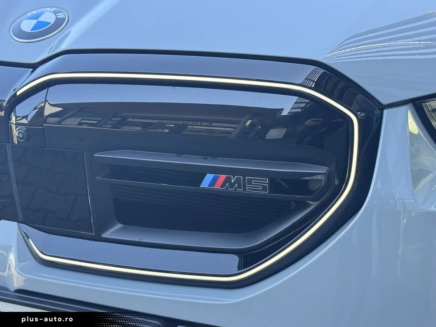 BMW M5 Limousine CarbonKeramik AHK B&W CarbonPack