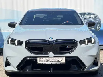 BMW M5 Limousine CarbonKeramik AHK B&W CarbonPack