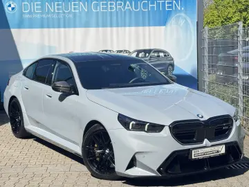 BMW M5 Limousine CarbonKeramik AHK B&W CarbonPack
