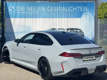 BMW M5 Limousine CarbonKeramik AHK B&W CarbonPack