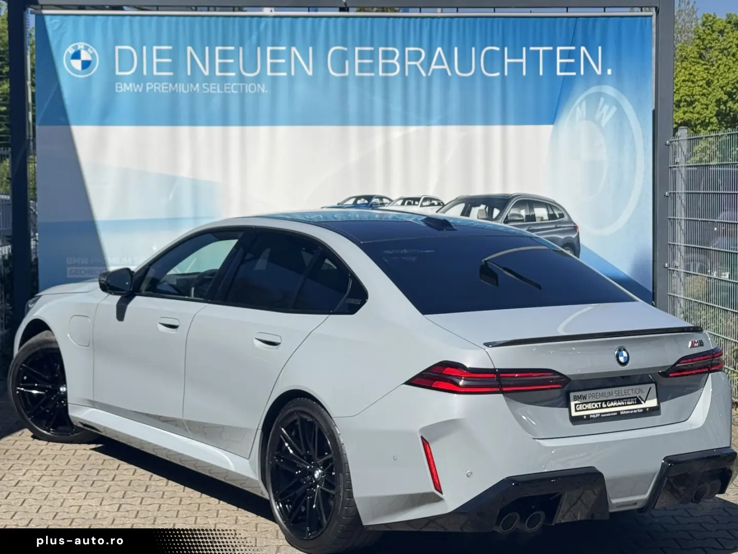 BMW M5 Limousine CarbonKeramik AHK B&W CarbonPack