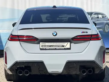 BMW M5 Limousine CarbonKeramik AHK B&W CarbonPack