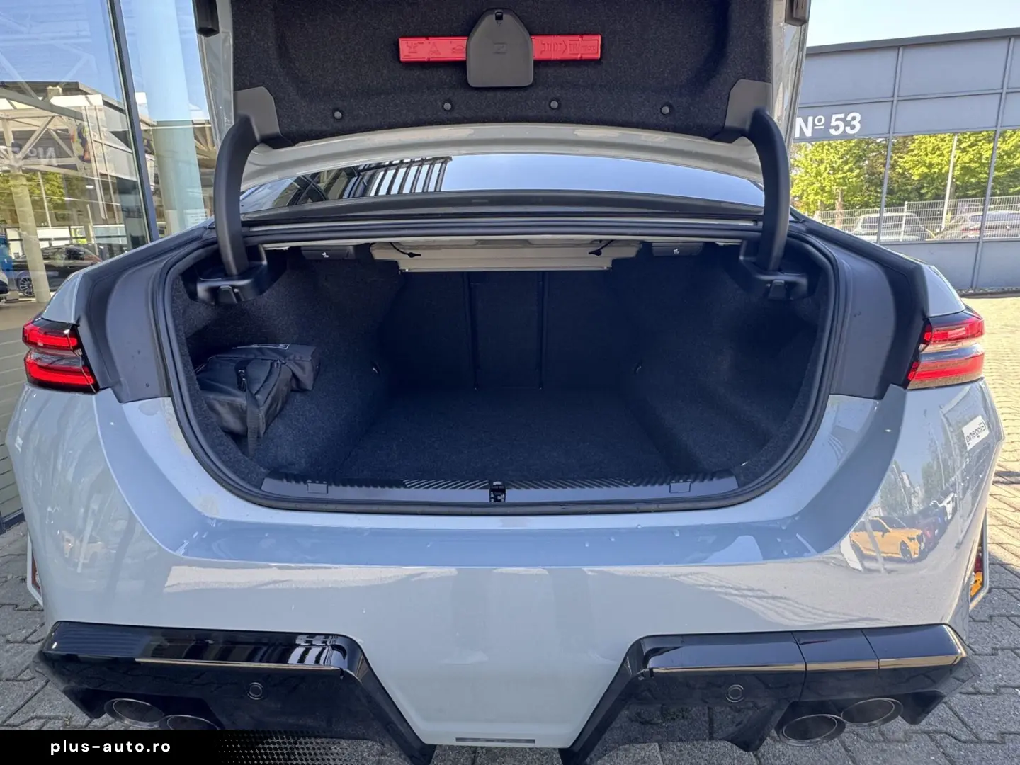 BMW M5 Limousine CarbonKeramik AHK B&W CarbonPack