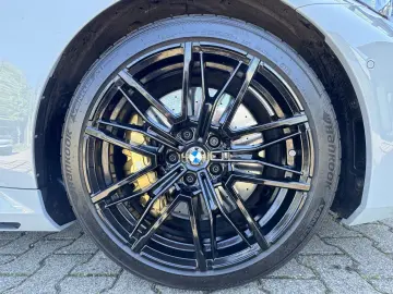 BMW M5 Limousine CarbonKeramik AHK B&W CarbonPack