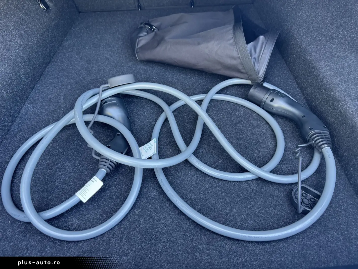 BMW M5 Limousine CarbonKeramik AHK B&W CarbonPack