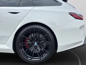 BMW M5 Touring ab 1 99% eff.   Driving Parkingassist