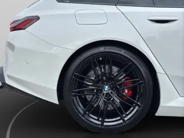 BMW M5 Touring ab 1 99% eff.   Driving Parkingassist